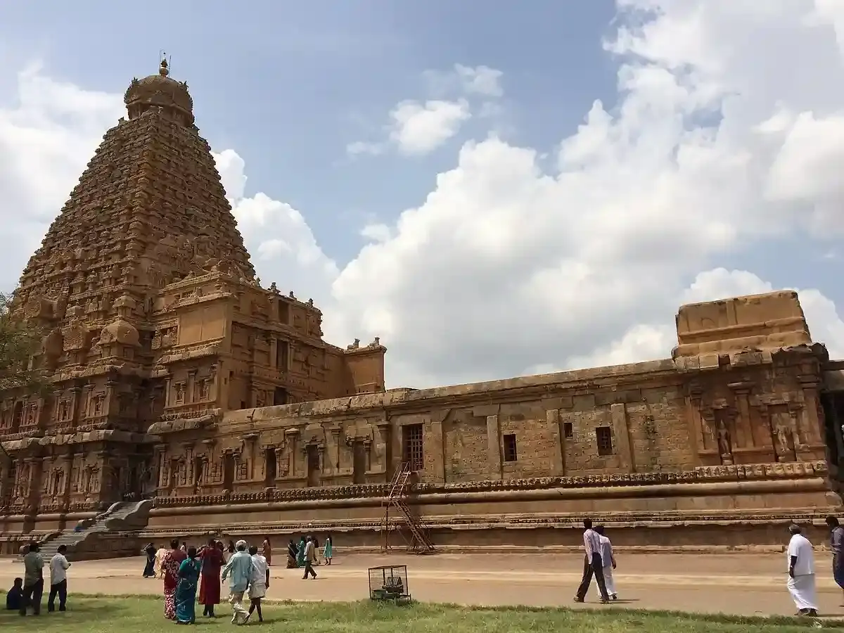 Complete vimana and kalash of Brihadeeswarar Temple in Thanjavur